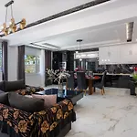 Nina\'S Luxury Apartments